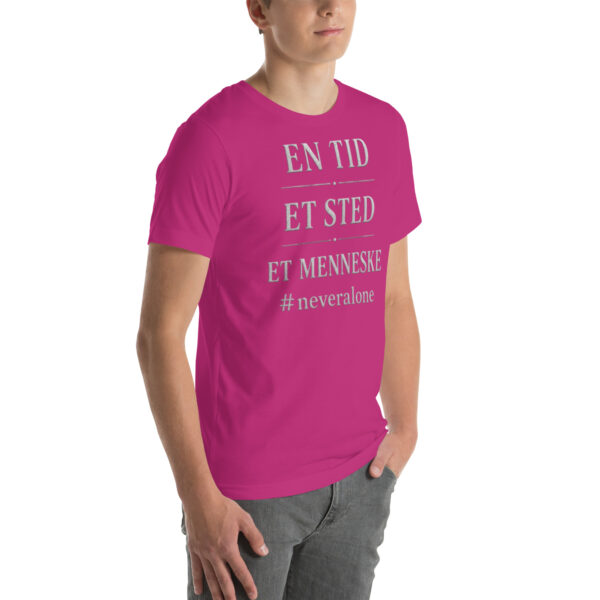 en tid et sted et menneske t-shirt