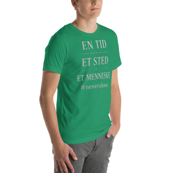 en tid et sted et menneske t-shirt