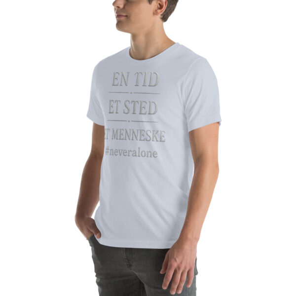 en tid et sted et menneske t-shirt