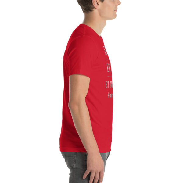 en tid et sted et menneske t-shirt