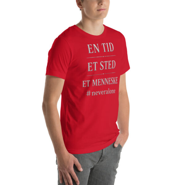 en tid et sted et menneske t-shirt