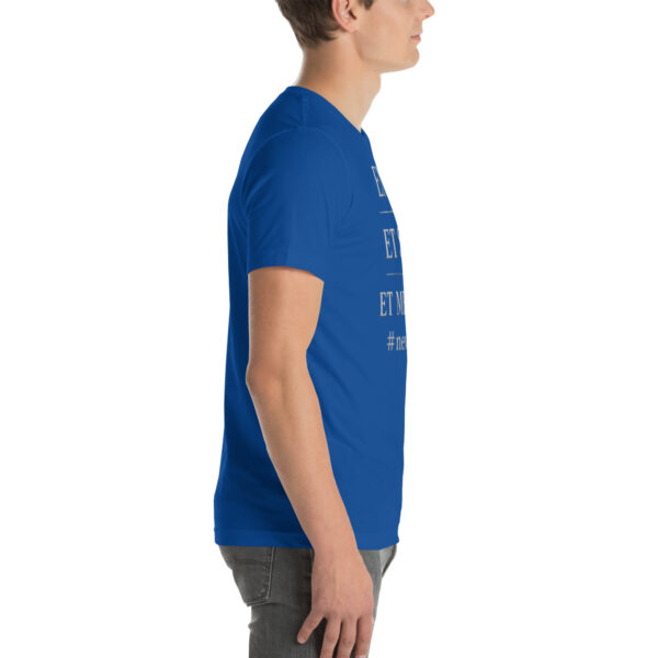 en tid et sted et menneske t-shirt