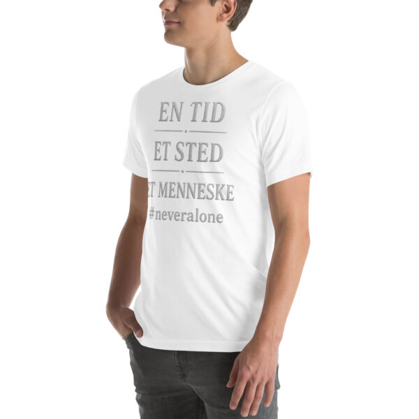 en tid et sted et menneske t-shirt